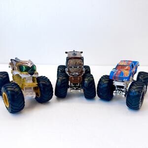 ❌SOLD❌ Hot Wheels Monster Trucks Race Ace #68 Scratch Attack, Star War Chewbacca
